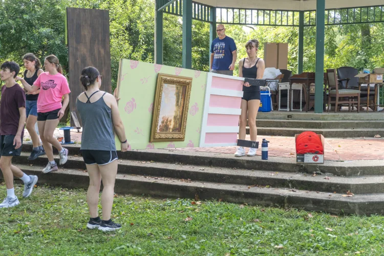 Wilde’s 'The Importance of Being Earnest' comes to Muskingum Park